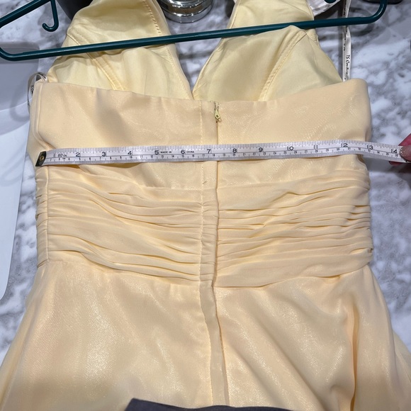 Yellow chiffon halter style dress - Picture 8 of 9